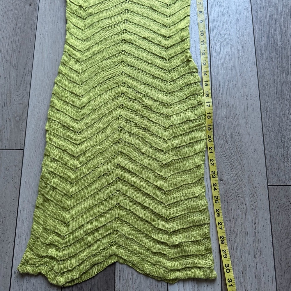 Blanc Elegant Lime Green Knit Dress - Picture 5 of 6